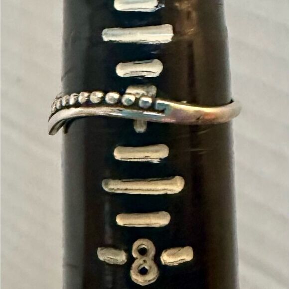 Sterling silver “v” dip ring - Picture 2 of 4